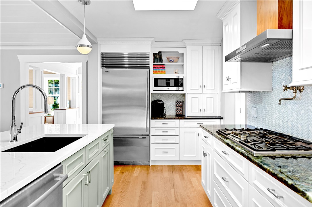 115 Beavertail Road Jamestown, RI 02835 - Photo 15 of 50