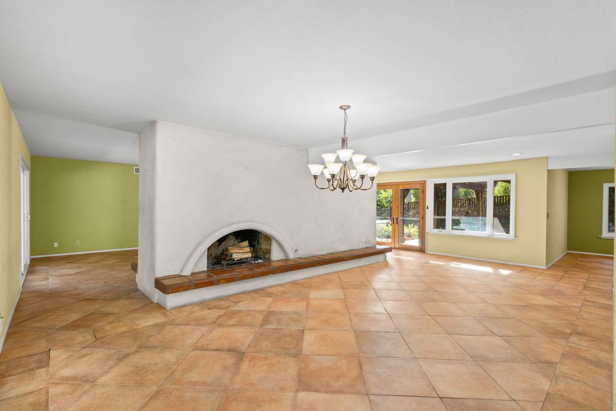 1230 Foothill Road Ojai, CA 93023 - Photo 5 of 27 Gallery Image 5