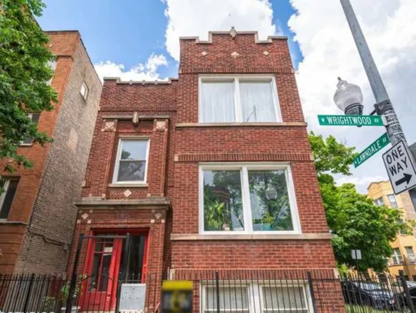 $1,995 | 3700 West Wrightwood Avenue, Unit 1, Chicago, IL 60647