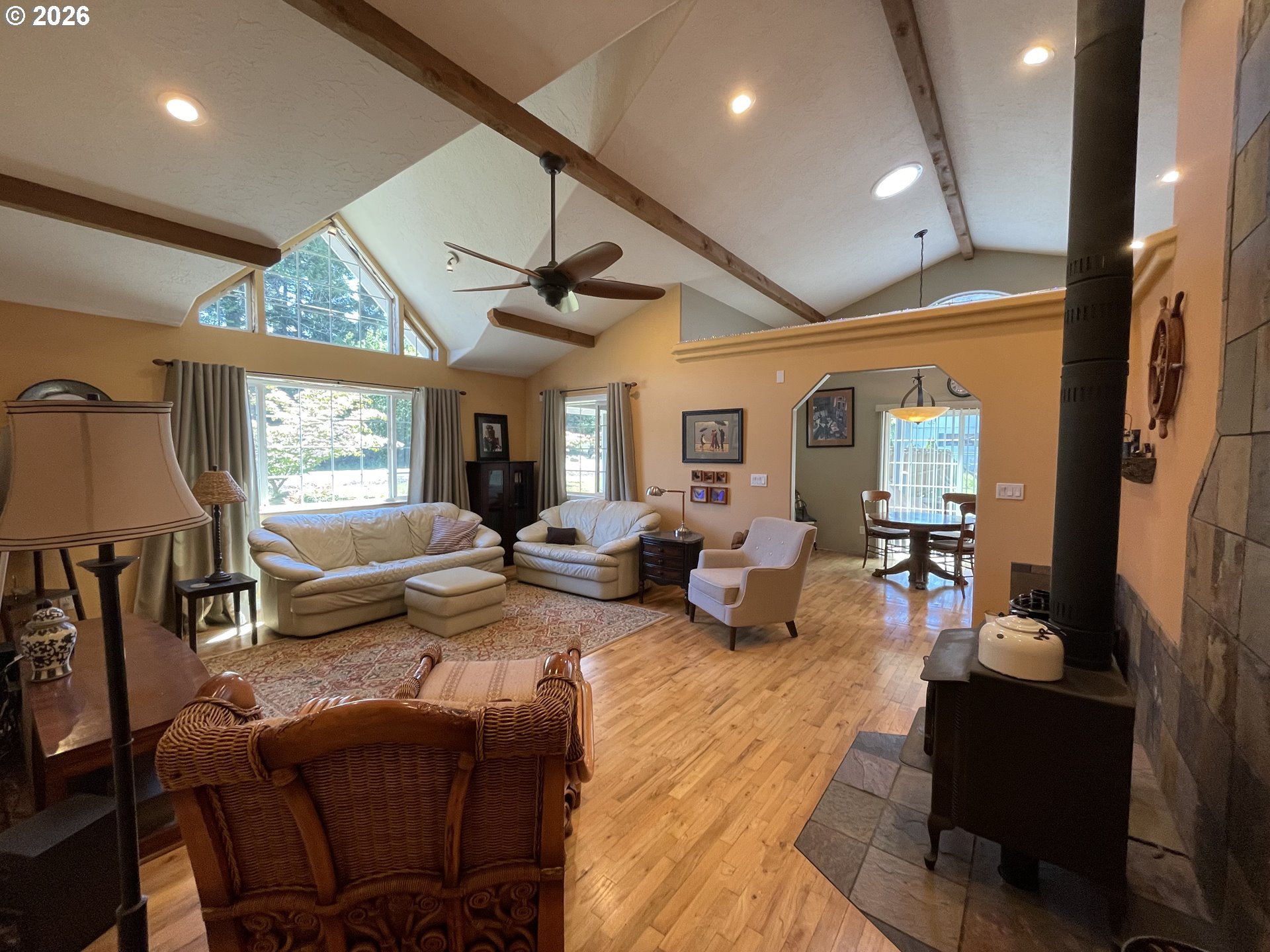 31601 Southeast Lawrence Road Estacada, OR 97023 - Photo 13 of 37 Living Room