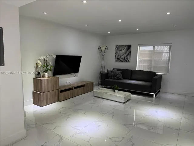 $2,600 | 1614 Jefferson Avenue, Unit 7, Miami Beach, FL 33139