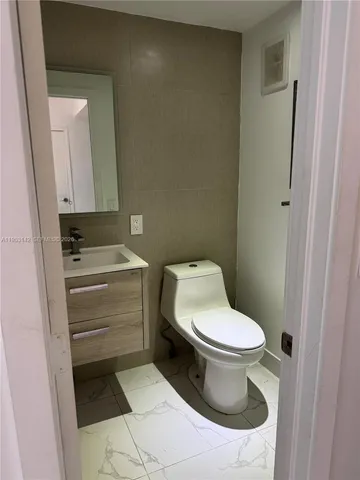 $2,600 | 1614 Jefferson Avenue, Unit 7, Miami Beach, FL 33139