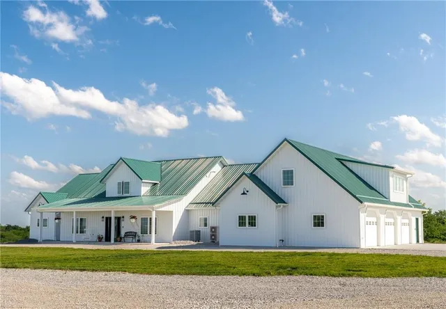 $2,800,000 | 22681 State Highway, Gallatin, MO 64640