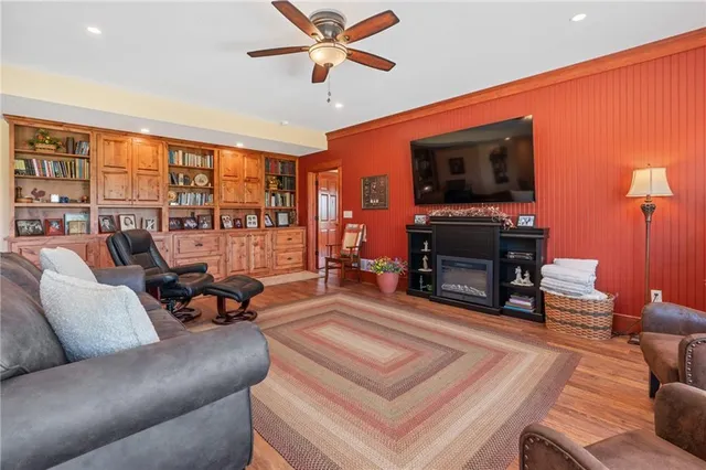 $2,800,000 | 22681 State Highway, Gallatin, MO 64640