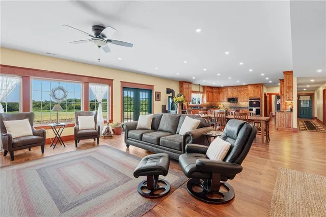 $2,800,000 | 22681 State Highway, Gallatin, MO 64640