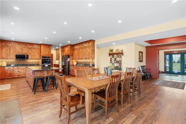 $2,800,000 | 22681 State Highway, Gallatin, MO 64640