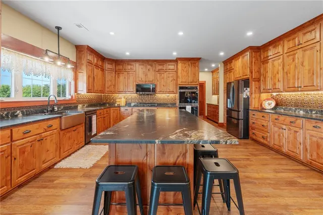 $2,800,000 | 22681 State Highway, Gallatin, MO 64640