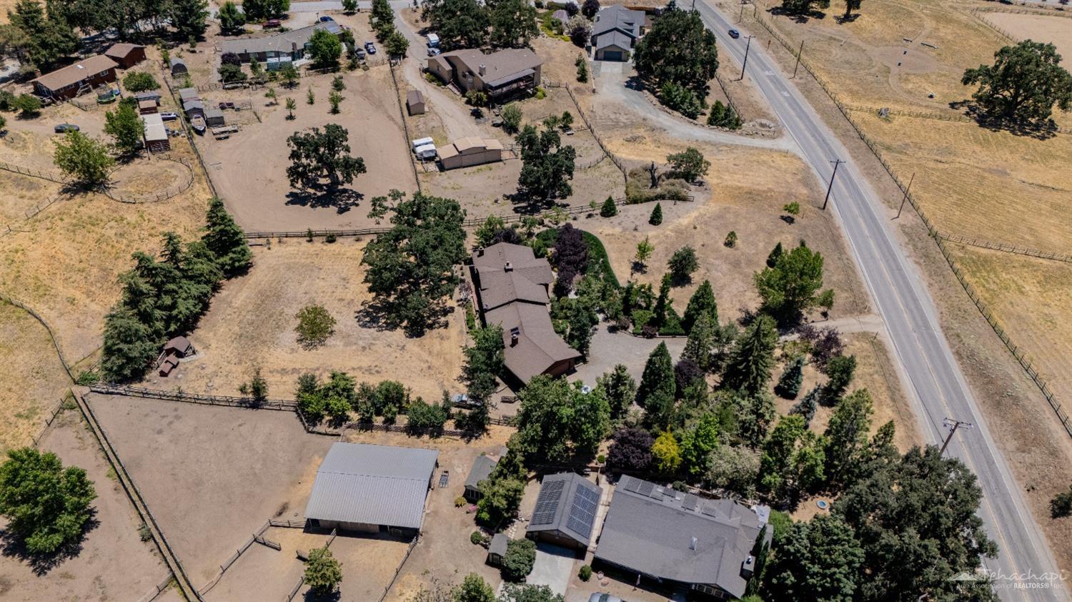 26851 Bear Valley Road Tehachapi, CA 93561 - Photo 41 of 48 Gallery Image 41