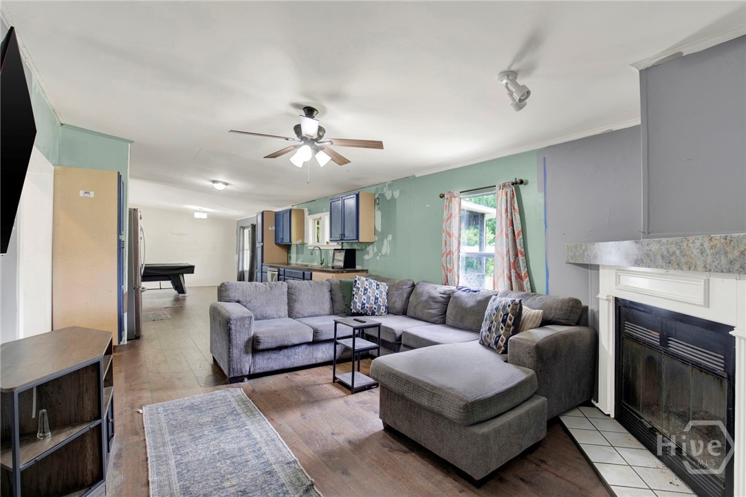 126 Oak Street Rincon, GA 31326 - Photo 8 of 33 Living Room