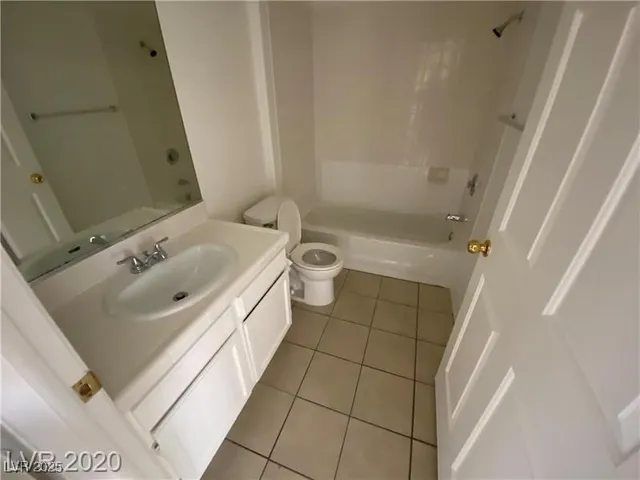 $2,100 | 970 North Sloan Lane, Unit 101, Las Vegas, NV 89110