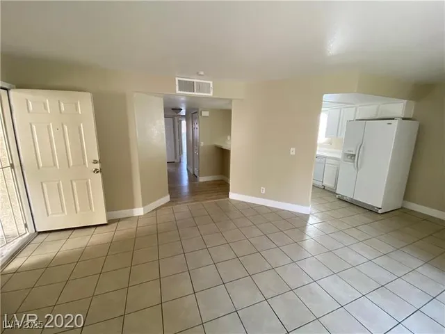 $2,100 | 970 North Sloan Lane, Unit 101, Las Vegas, NV 89110