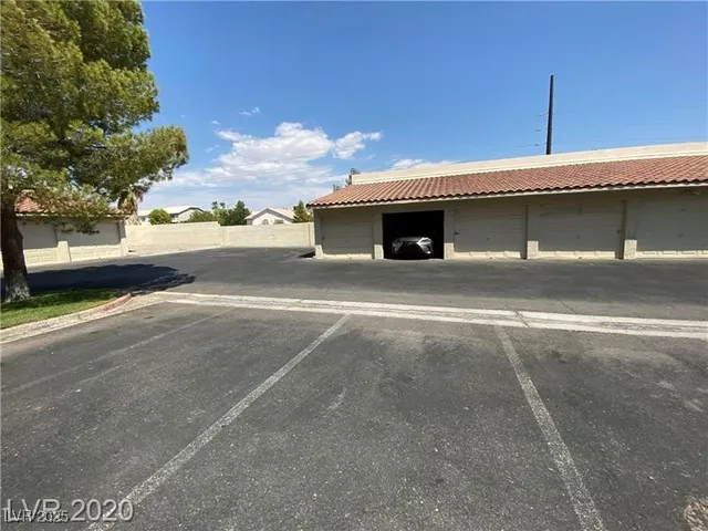 $2,100 | 970 North Sloan Lane, Unit 101, Las Vegas, NV 89110