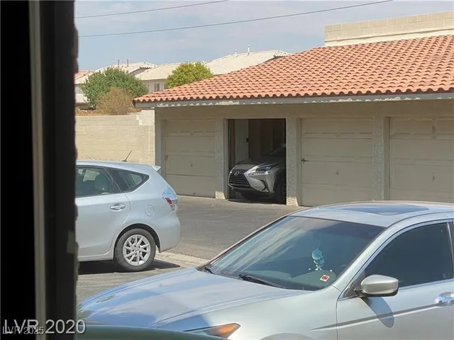 $2,100 | 970 North Sloan Lane, Unit 101, Las Vegas, NV 89110