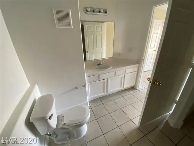 $2,100 | 970 North Sloan Lane, Unit 101, Las Vegas, NV 89110