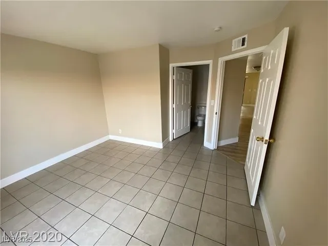 $2,100 | 970 North Sloan Lane, Unit 101, Las Vegas, NV 89110