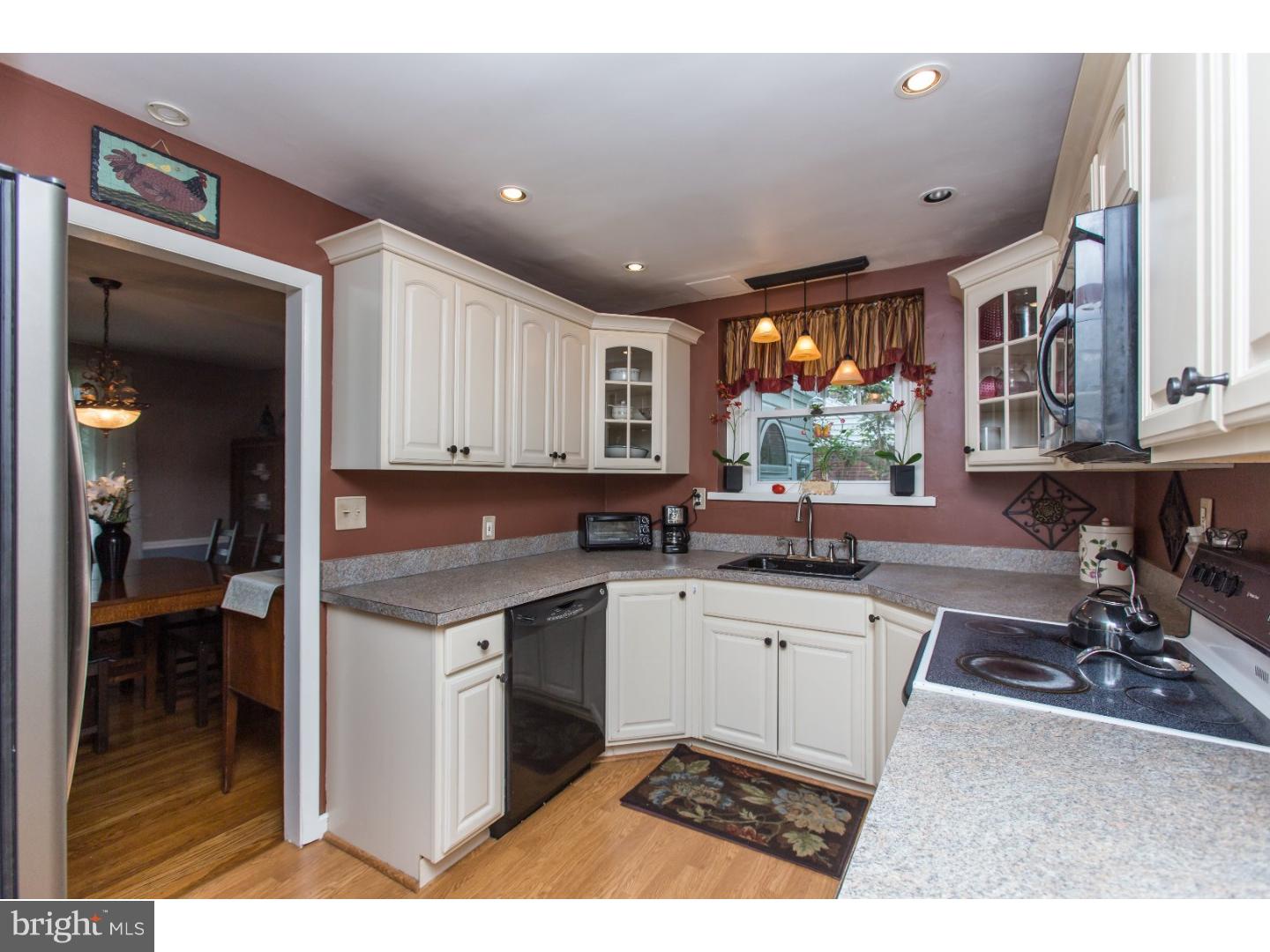 140 Rose Lane Springfield, PA 19064 - Photo 8 of 25 Kitchen