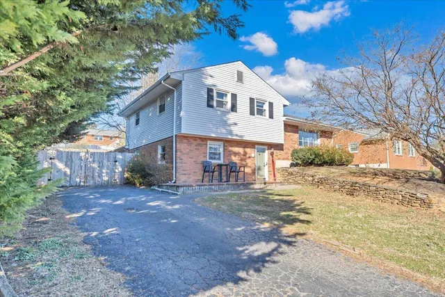 $364,000 | 1511 West Carrollton Avenue, Salem, VA 24153