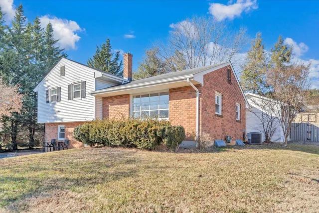 $364,000 | 1511 West Carrollton Avenue, Salem, VA 24153