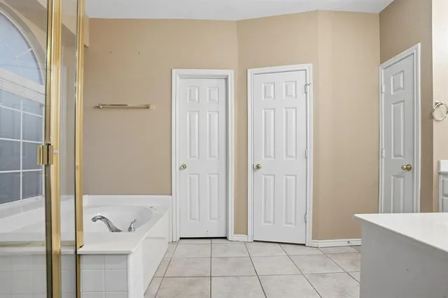 a bathroom with a bathtub