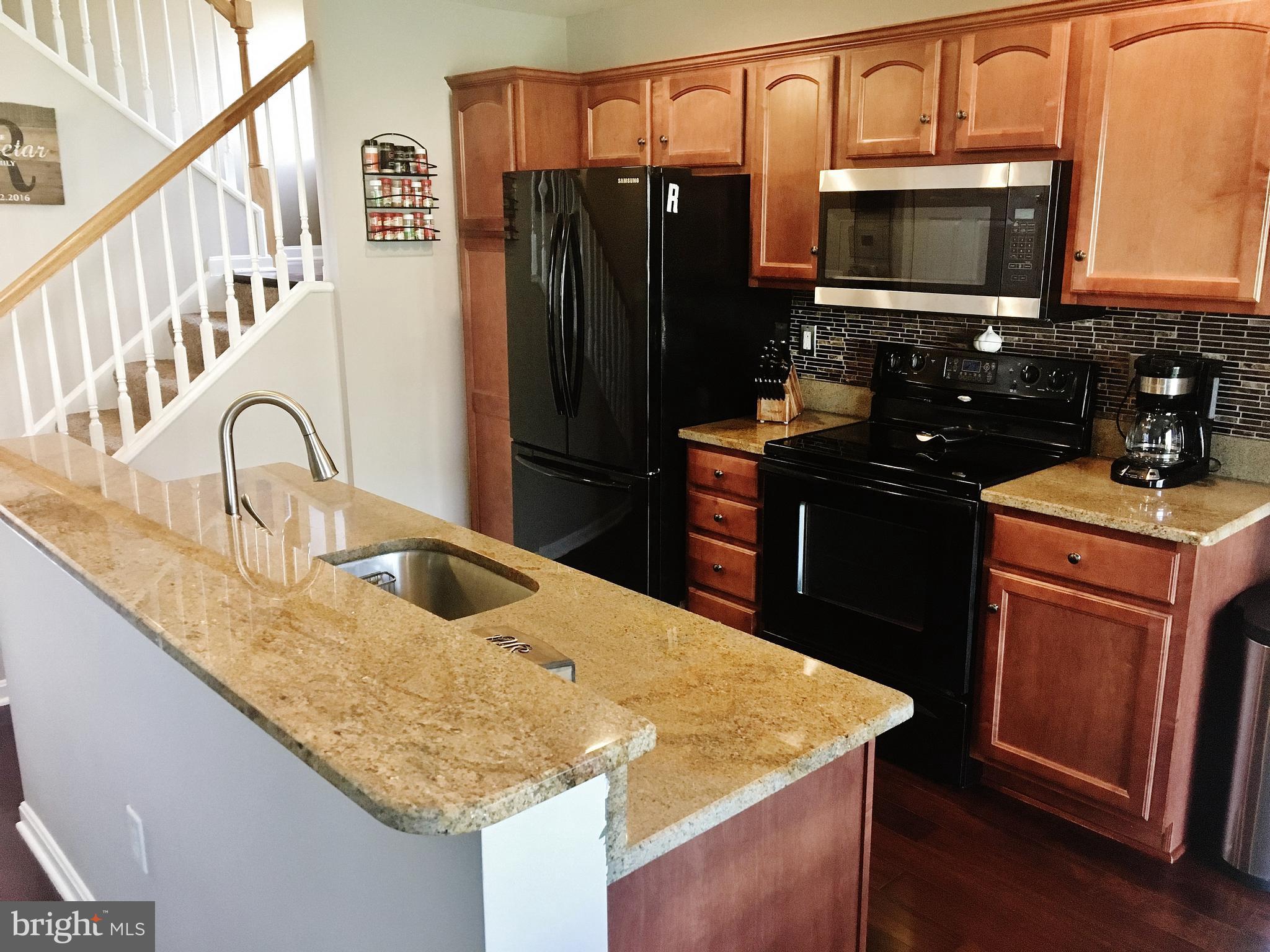 644 Courthouse Circle Lititz, PA 17543 - Photo 4 of 22 Gallery Image 4