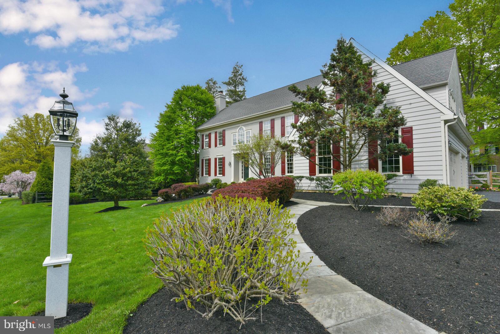 807 Caldwell Road Wayne, PA 19087 - Photo 2 of 54 Driveway
