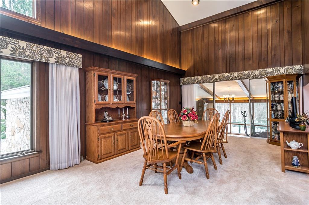 125 Sunset Drive Canonsburg, PA 15317 - Photo 12 of 25 a dining room with furniture and window