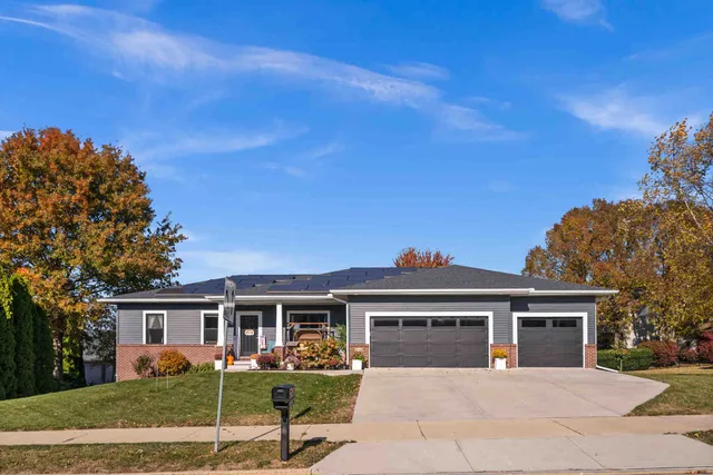 $449,000 | 3103 Fox Creek Road, Bloomington, IL 61705