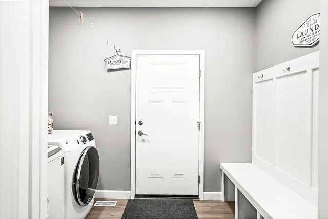 $449,000 | 3103 Fox Creek Road, Bloomington, IL 61705