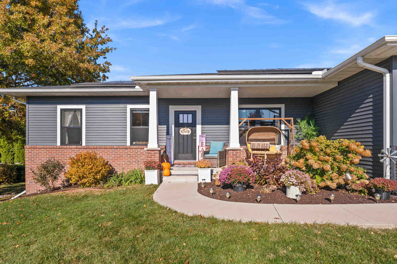 3103 Fox Creek Road Bloomington, IL 61705 - Photo 2 of 42