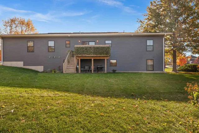 $449,000 | 3103 Fox Creek Road, Bloomington, IL 61705