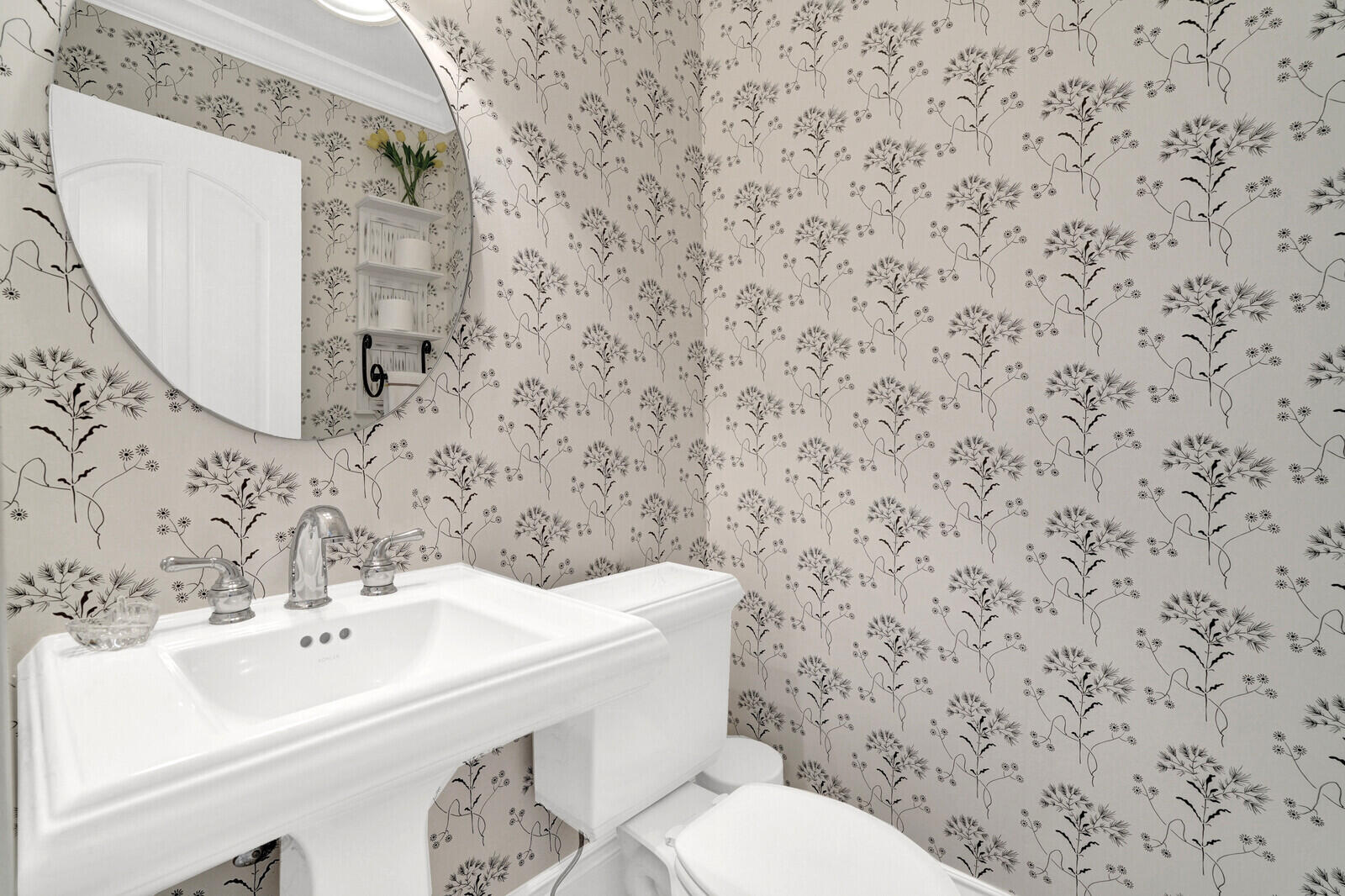 1610 Southwest Dyer Point Road Palm City, FL 34990 - Photo 19 of 33 Guest Bath