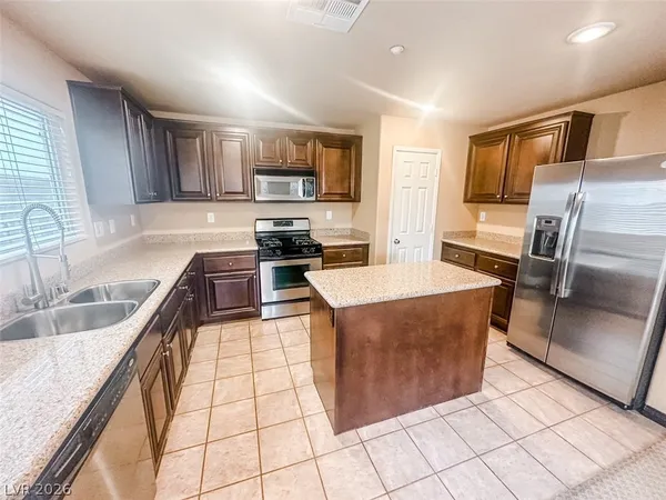 $1,945 | 7333 Camden Pine Avenue, Las Vegas, NV 89129