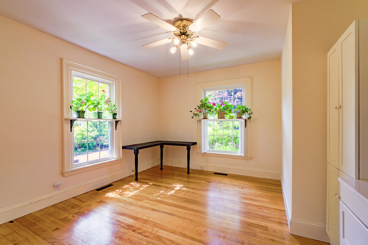 124 Union Street Belfast, ME 04915 - Photo 15 of 50 124 Union St 13-(ZF-7442-96201-1-015)