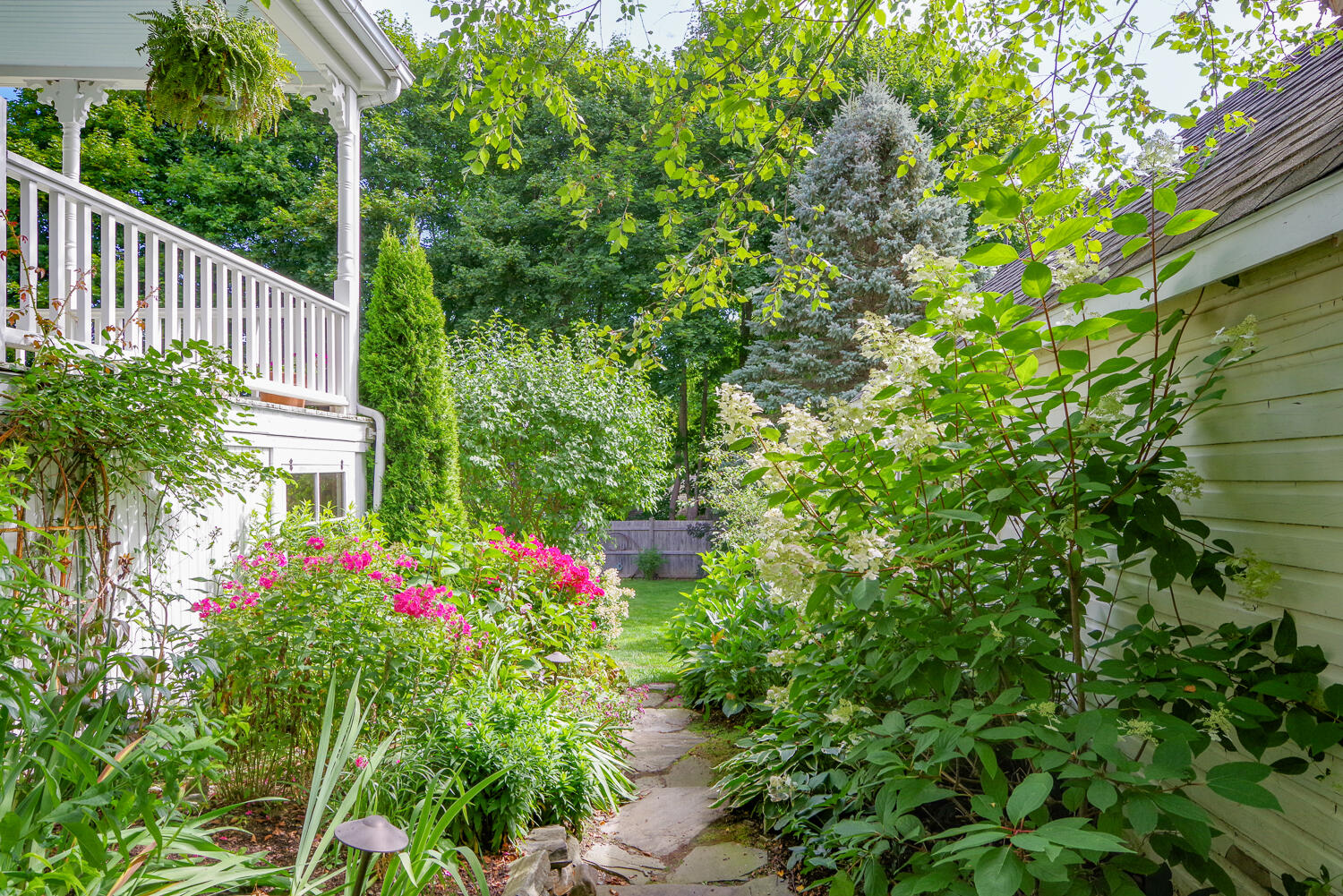 124 Union Street Belfast, ME 04915 - Photo 8 of 50 124 Union St 06-(ZF-7442-96201-1-008)