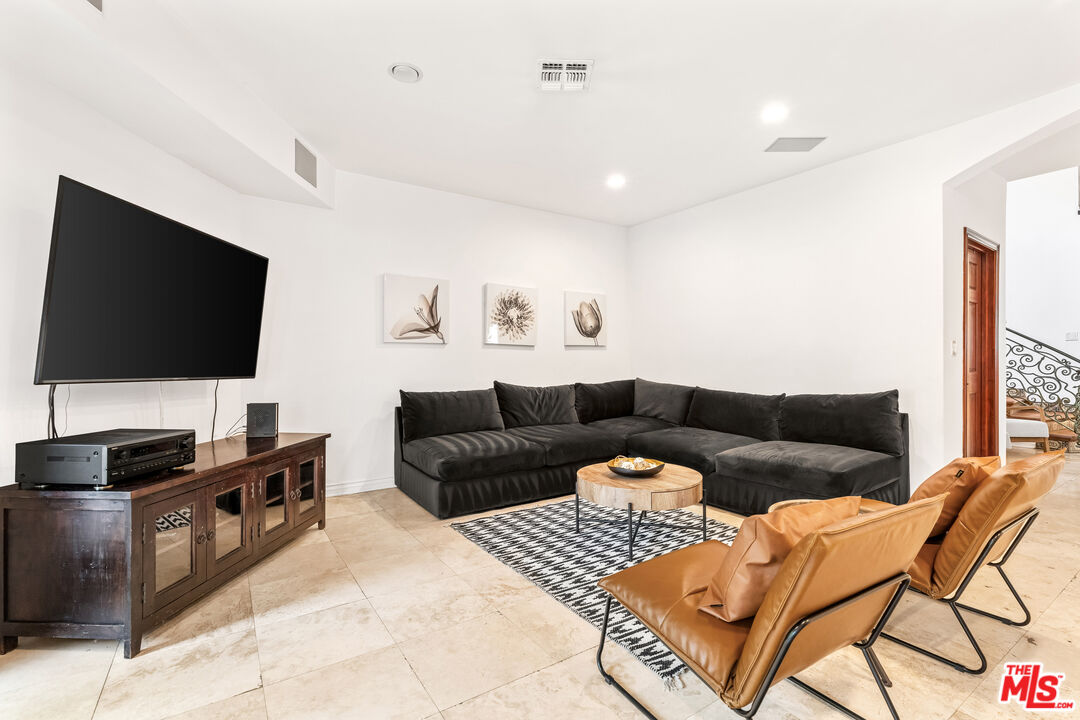 12109 Maxwellton Road Studio City, CA 91604 - Photo 59 of 75