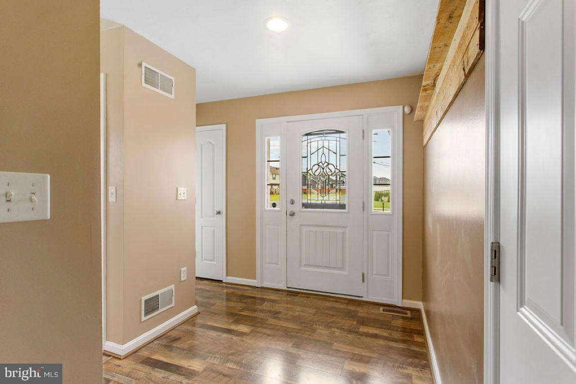201 Hemlock Drive Hanover, PA 17331 - Photo 2 of 36 Gallery Image 2