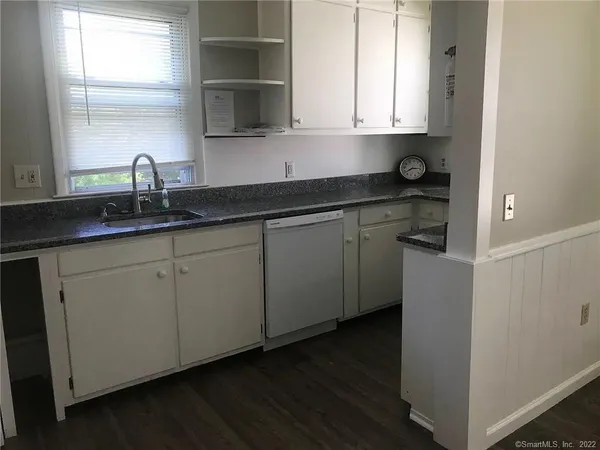 $1,850 | 201 Myrtle Street, Unit 2, Shelton, CT 06484