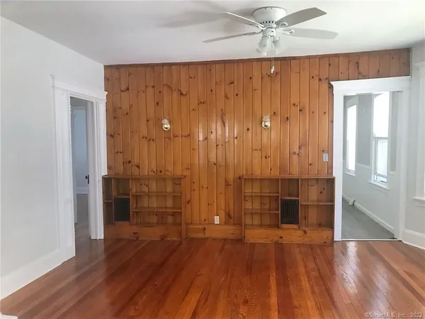 $1,850 | 201 Myrtle Street, Unit 2, Shelton, CT 06484