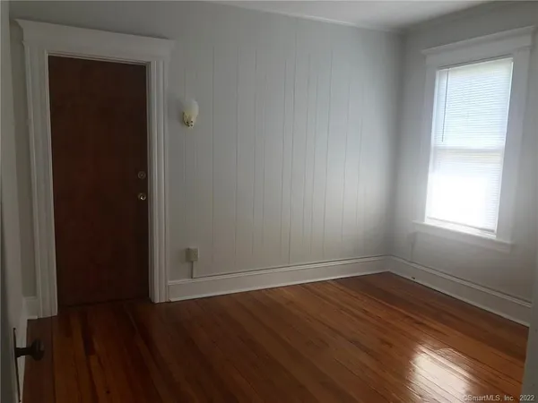 $1,850 | 201 Myrtle Street, Unit 2, Shelton, CT 06484