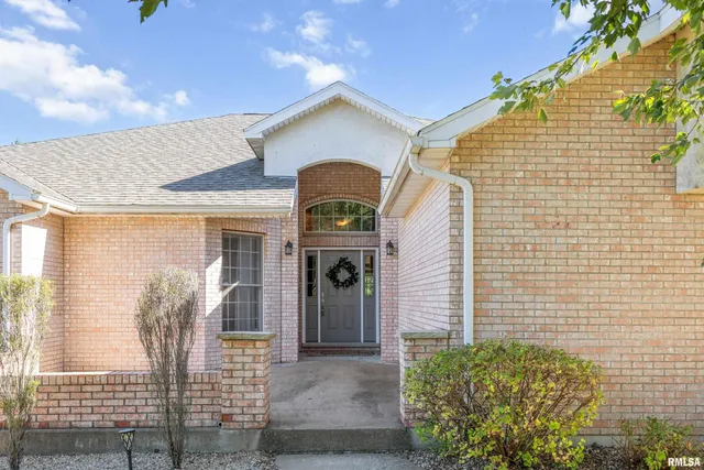 $480,000 | 4330 Bunker Drive, Quincy, IL 62305