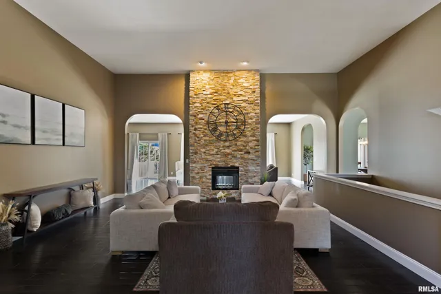 $480,000 | 4330 Bunker Drive, Quincy, IL 62305