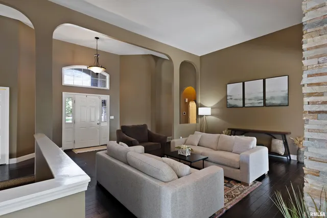 $480,000 | 4330 Bunker Drive, Quincy, IL 62305