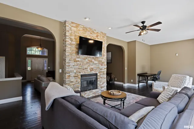 $480,000 | 4330 Bunker Drive, Quincy, IL 62305