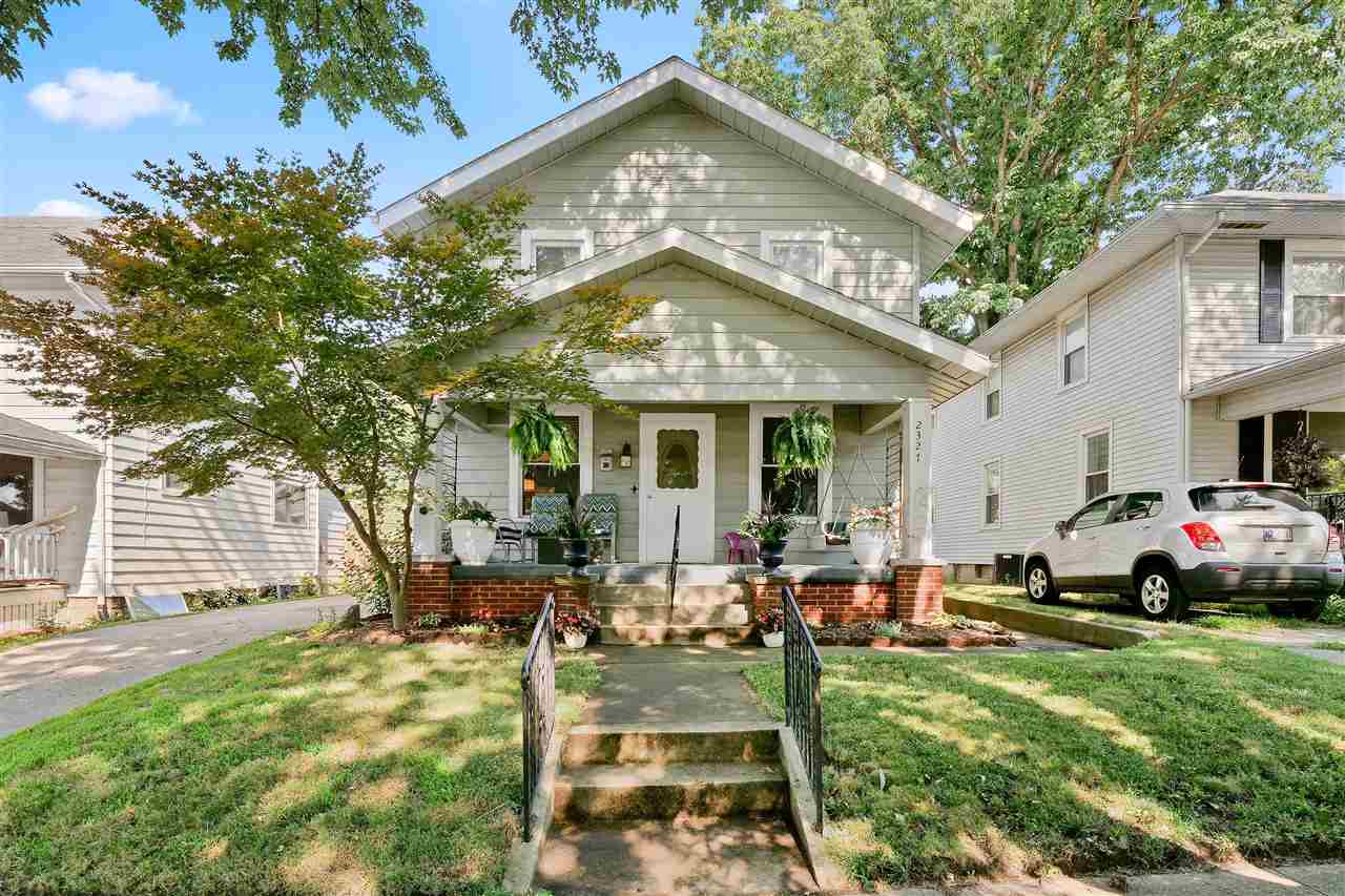 2327 Oakridge Road Fort Wayne, IN 46805 - Photo 1 of 36