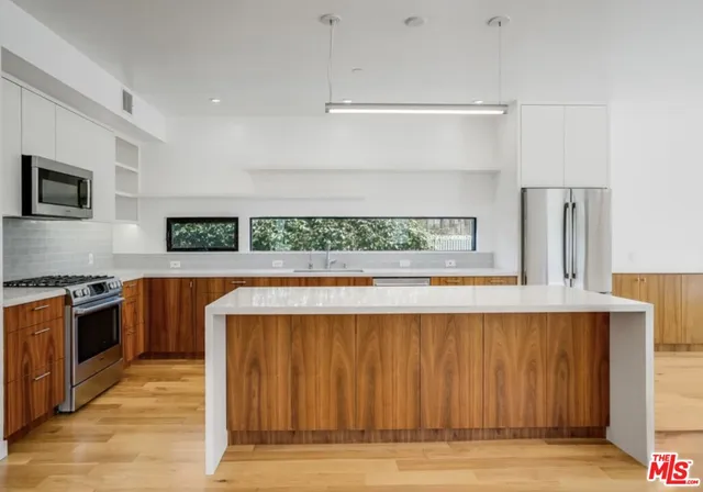 $12,000 | 3641 Greenwood Avenue, Los Angeles, CA 90066