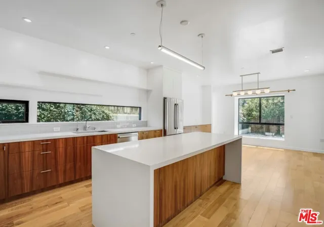 $12,000 | 3641 Greenwood Avenue, Los Angeles, CA 90066