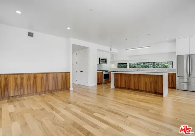 $12,000 | 3641 Greenwood Avenue, Los Angeles, CA 90066