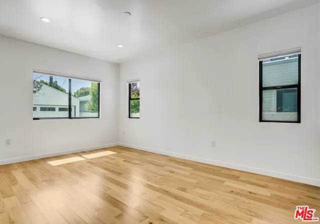 $12,000 | 3641 Greenwood Avenue, Los Angeles, CA 90066