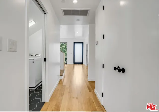 $12,000 | 3641 Greenwood Avenue, Los Angeles, CA 90066