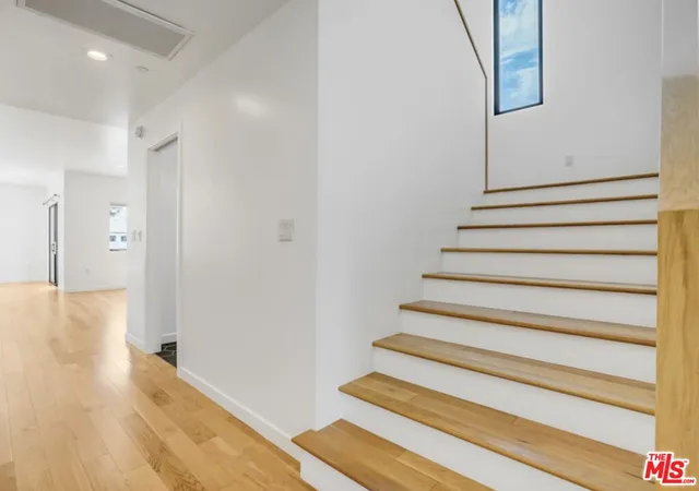 $12,000 | 3641 Greenwood Avenue, Los Angeles, CA 90066